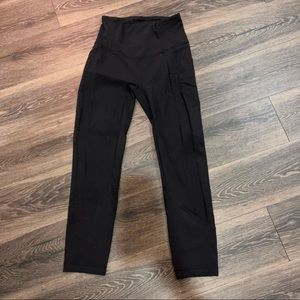 Lulu lemon size 4 all the right places crop
